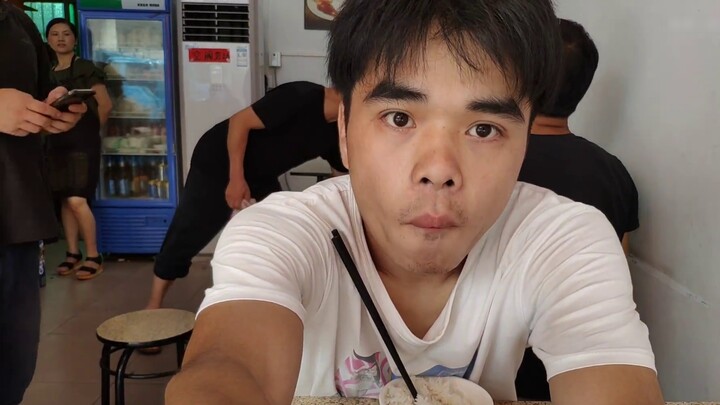 วันนี้ฉันไม่อยากทำอาหารเลยสั่งข้าวขาหมูตุ๋นจากร้านอาหารเล็กๆ ในเทศมณฑล Shaxian เนื้อนุ่มและอร่อยมาก