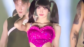 Sân khấu solo thứ hai trong concert Thái Lan của LISA LALISA +MONEY