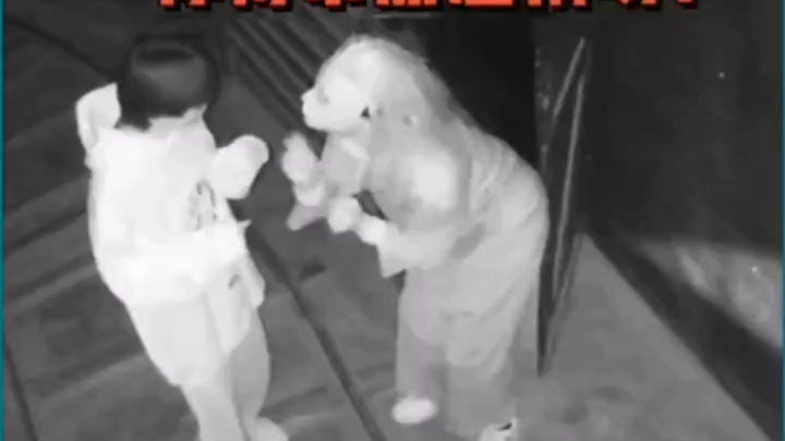 Keluar dari ruang tertutup “Video lucu, hantu di ruang tertutup itu terlalu lemah”