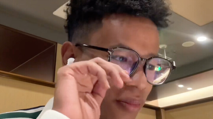 Tập 1: Tôi giả làm người nước ngoài đi ăn Haidilao