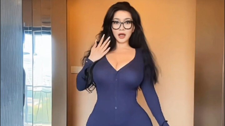 My outfit never minimalistic ever 💅 | 我的穿搭从不简单 💋 @mianiyla