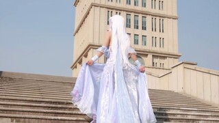 trang phục cosplay của emilia