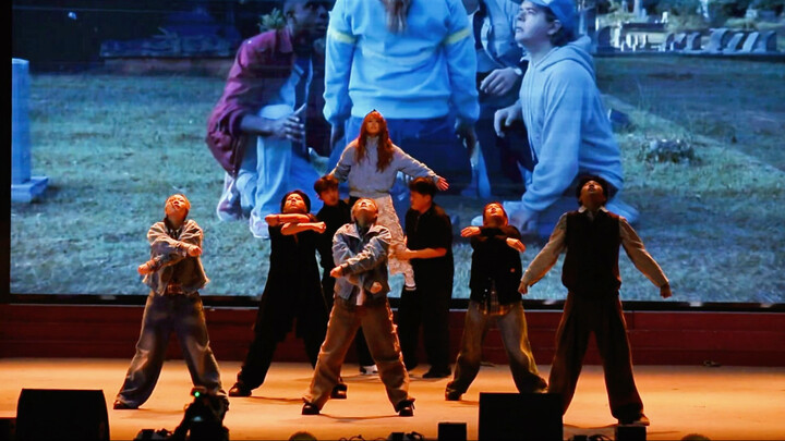 قمنا بإعادة رقصة مشهد من مسلسل "سترينجر ثينغز"