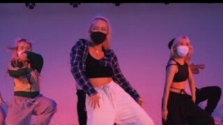 A dance that is perfect for girls!!! CL-Lover Like Me choreographed by Aespa choreographer Redlic