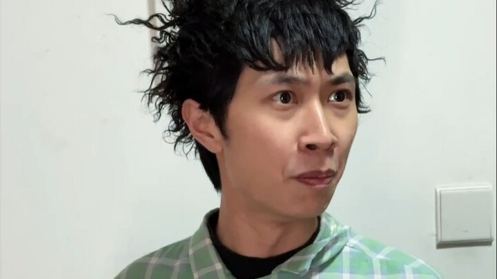 Lên mạng mà gây ồn ào dữ vậy?