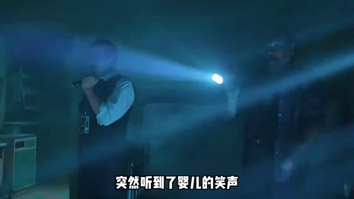 Nữ y tá bị lãnh đạo mắng vài câu, liền cầm dao đâm liên tiếp hàng chục nhát vào em bé đang khóc đòi 