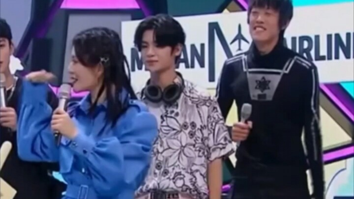 ทำไมทุกคนดูมีคอนเทนต์กันจังนะ