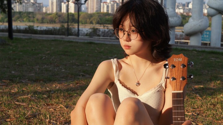 Setelah aku yang sebelumnya sama sekali belum pernah mencoba gaya "pure seduction" mencoba mengenaka