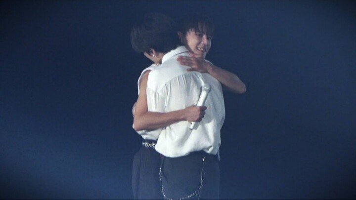 【كيم جاي تشونغ وكيم جون سو】جاي تشونغ يعجز عن منع دموعه بعد الأغنية الأخيرة في اليوم الثالث من حفل JX