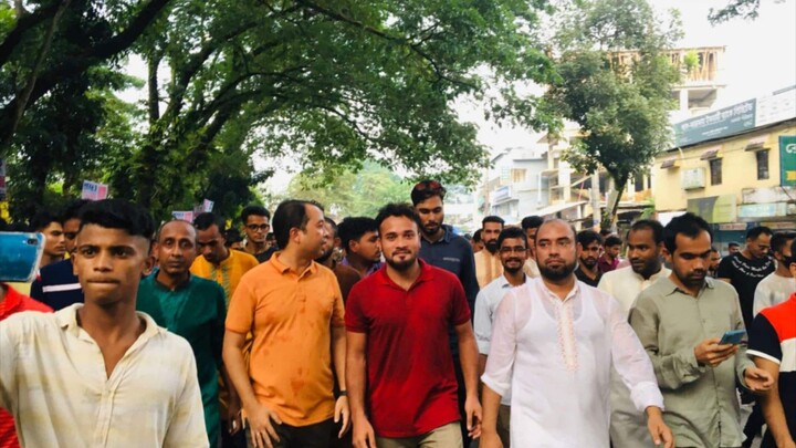 গুলশানে আজ সকালে হাজারো নেতা-কর্মীদের বিক্ষোভ মিছিল!  coming to December 📍