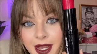 $100 giant lipstick