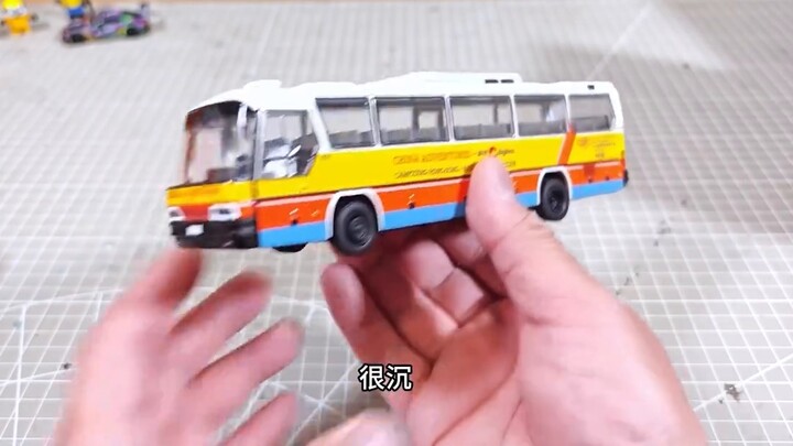 Remote control car in the palm of your hand! The world's first 1/64 scale RC remote control bus, Tuo
