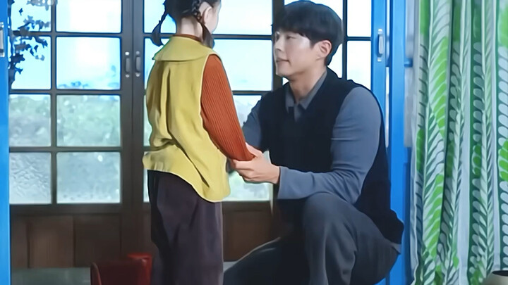 เขาเป็นคนแรกที่บอกลูกสาวให้คายออกมาแทนที่จะกลืนลงไป