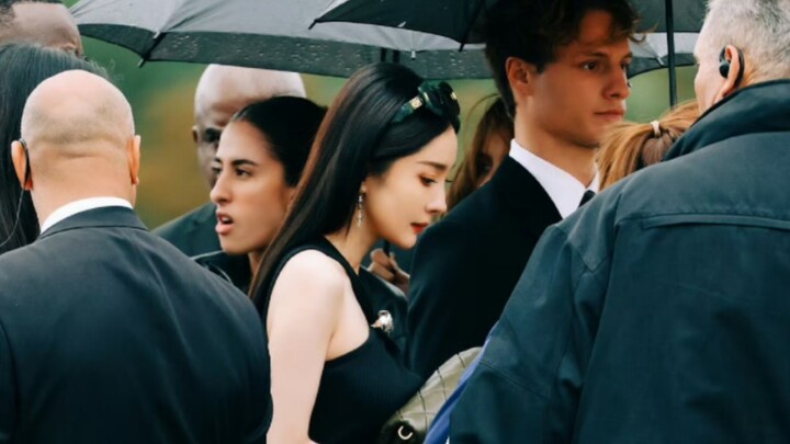 woc คว้าตำแหน่งสูงสุดโดยตรง——โฆษกระดับโลกของ LOEWE ไปปารีส