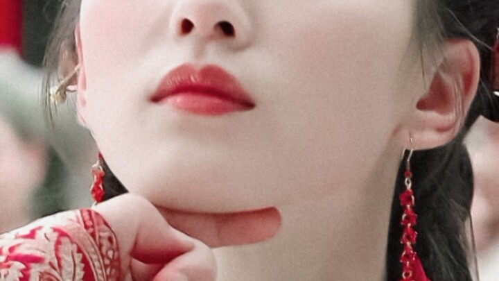 Come in and see what “posture” really means!!! No wonder she’s the #1 swan-neck diva in Chinese ente