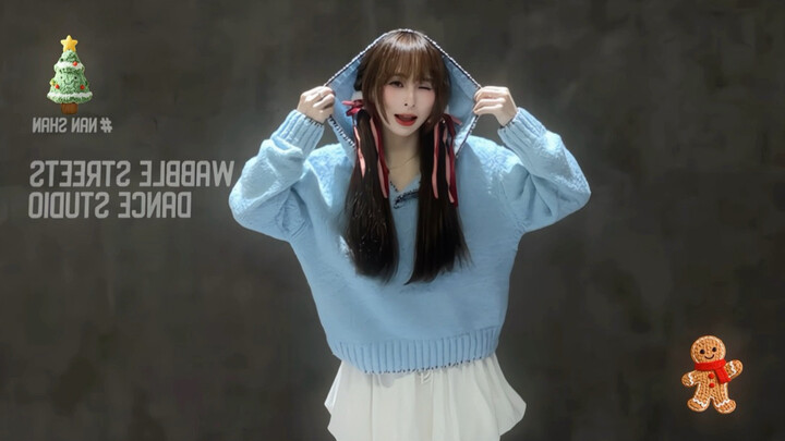 Dance This Christmas- themed “Perfect Night” — LE SSERAFIM