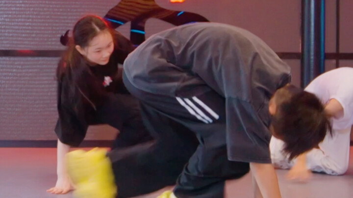 My dancing skills may be poor, but I really love the vibe of this dance by Teacher Apple.