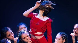 Điệu nhảy solo của Mạnh Mỹ Kỳ mang mặt nạ vũ vương, khả năng điều khiển của cô ấy xứng đáng với danh