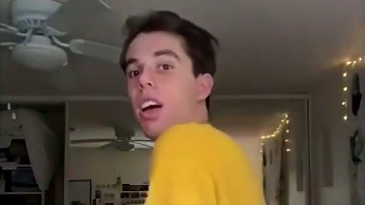 Chẳng ai quan tâm bạn có cơ bắp hay không!