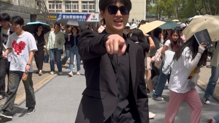 Nếu bạn muốn chạy nhanh sau giờ học, bạn phải nhảy Gangnam Style