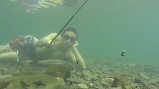 “Tôi trực tiếp TM tận thế thần linh! !”