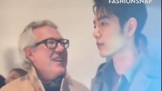 热聊中，好爱看肖战social，就是这么的游刃有余！！！