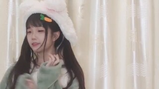 Quyến rũ thôi chưa đủ, dễ thương thôi là đủ (`つヮ⊂︎)