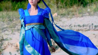 Who wouldn't want to own Long Kui's three-color wide-sleeved flowing fairy dress in the fairy tale d