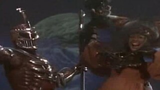 [Hilarious review of Power Rangers 7] The most outrageous combination, Xiaoqing and Chad become clos
