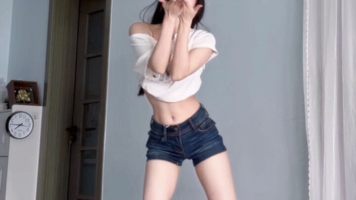 ริมฝีปาก สะโพก จูบ ～ เต้นยั่วเย้าสุดๆ! สะโพกและขาแบบนี้เป็นไงบ้าง?