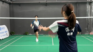 كرة الريشة بسيطة حقًا، والبنات لديهن ميزة خاصة.