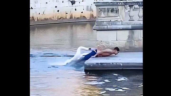 Angsa: Mencoba kesabaranku? Celana dalammu akan kubuka