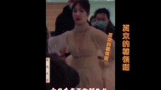 她是他的一束光啊,星光大赏一步一步走向属于他的那束光!有多少人因此入坑的!