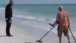 Máy dò kim loại khó hiểu