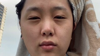 อย่าใส่ชุดนอนลงบันไดง่ายๆ…