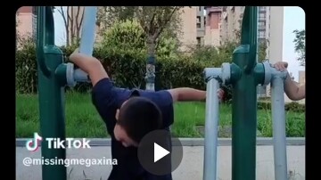 This video of a Chinese little boy has gone viral on Twitter, racking up 7.47 million views already.