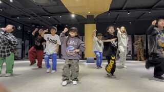 At that time, Xiao Youyou was only four years old... Tan Jianci's first section