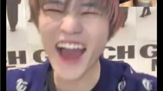 قدمت صديقي لـ تشونغ تشين لي، فظنّ أنه هو نفسه! لكن اتضح أنه... لم يسمع تشونغ تشين لي من قبل أنك إلهي