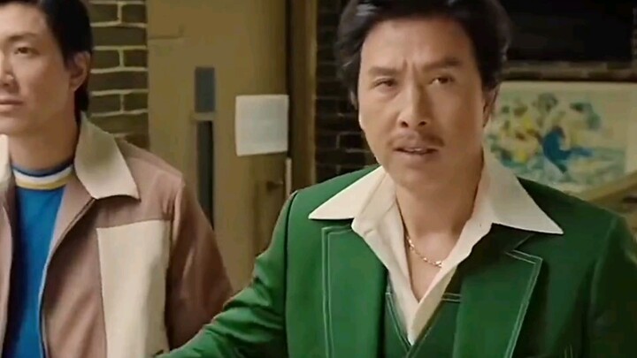 雷洛派豪哥去交易，最后损失了一个兄弟 。追龙