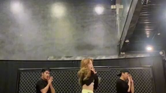 Blackpink- Pink Venom Challenge by Dasuri Choi