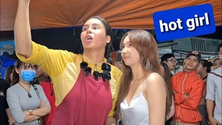 Hot girl da trắng nõn nà ghé mua Bánh tráng trộn DIVA Cát Thy