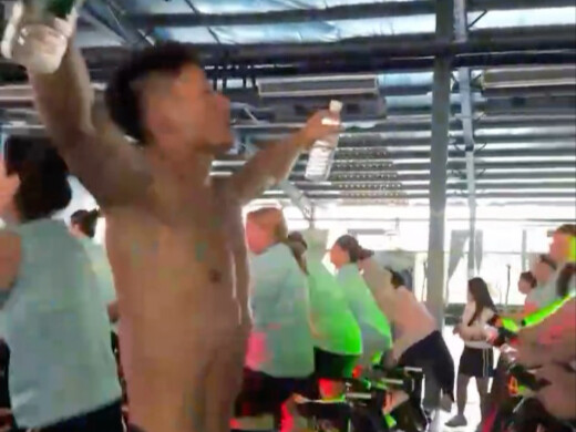 An toàn hơn quán bar, lành mạnh hơn quán bar