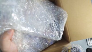 How many boxes of Gundam can I get from group friends for 6000 yuan?