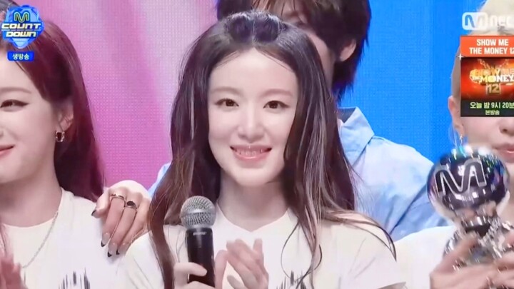Shu Hua vẫn chưa phá bỏ được hình tượng “người không biết ngoại ngữ”😂