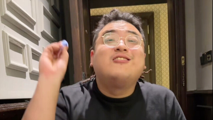 Nhìn nắp chai Freljord theo chiều ngược lại, nghĩ kỹ mới thấy rùng mình!