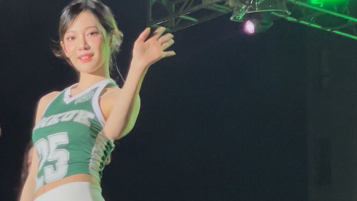 For the male fans, she’s a beloved noona; for the female fans, she’s an adored oppa—Ningning’s big-s