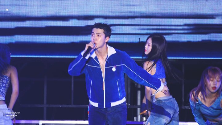 [Sehun] Million Views Guaranteed! Divine Fan Cam of “On Me” in 4K (Cr: iridescent boy)