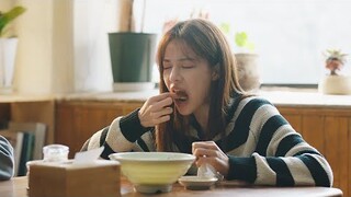 Mereka tidak menyedari bahawa gadis ini dengan selera makan yang luar biasa adalah teman wanita CEO