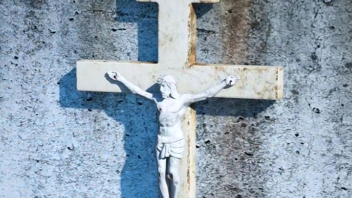 ทำไมรูปปั้นพระเยซูจึงไหลน้ำศักดิ์สิทธิ์ได้?