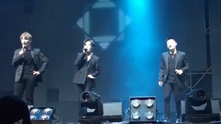 这小子 凑上来是真亲啊#檀健次 #世纪之吻 #mic男团